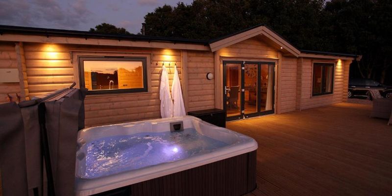 Cambridgeshire Lakes Luxury hot tub lodges