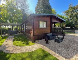 Oat Hill Farm Lodges with hot tubs and fishing  in Dorset