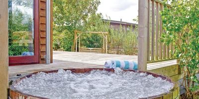 Portmile Lodges with hot tubs in Devon