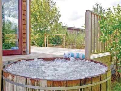 Portmile Lodges with hot tubs in Devon