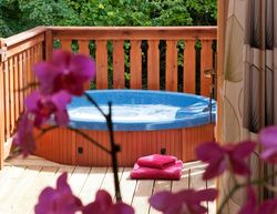 South winchester lodges with golf and hot tubs