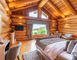 The Vu Snugs & Canadian Log Cabins 
