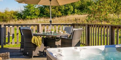 Cherry Bird Lodge Escape Berkshire