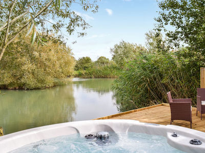 Coole Acres Fishery & Leisure Park