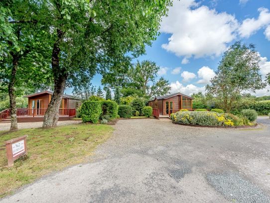 Herons Brook Retreat Lodges South Wales