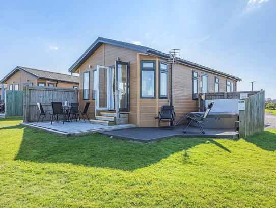 New Oaks Farm Lodges