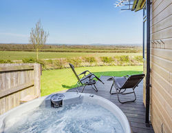 New Oaks Farm Lodges