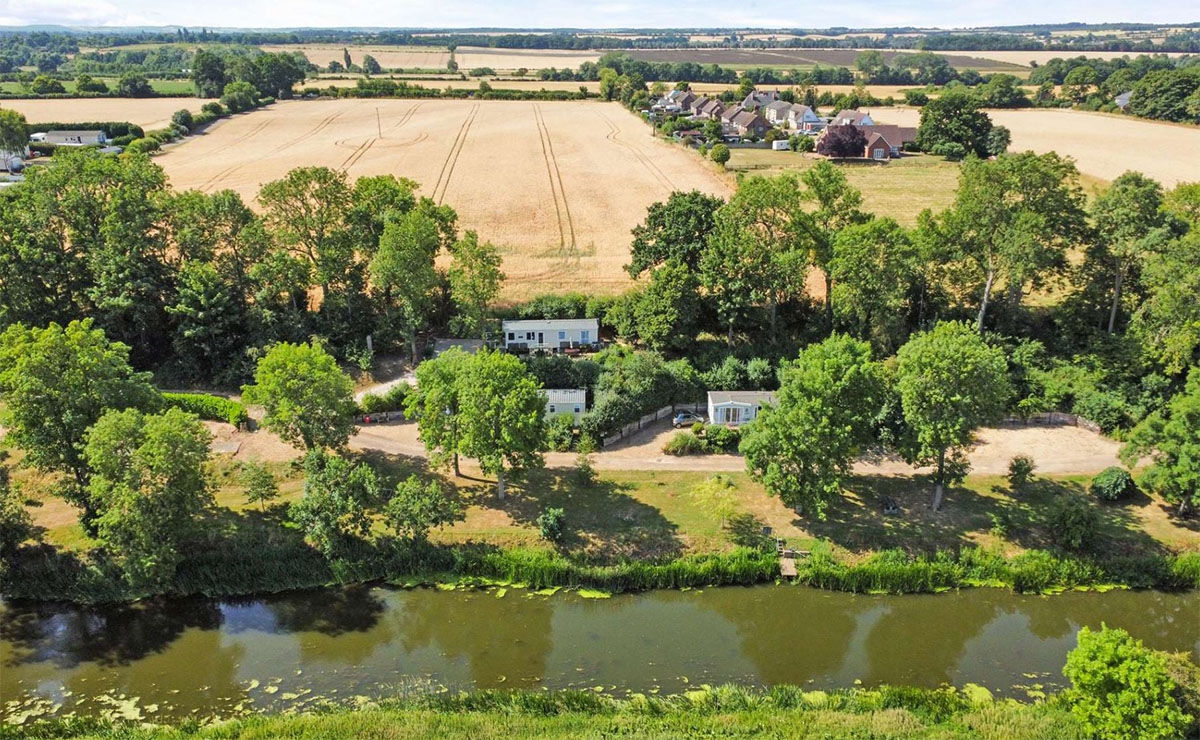 Riverside Holiday Park