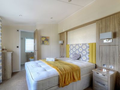 Victory Cezanne master bedroom to en-suite