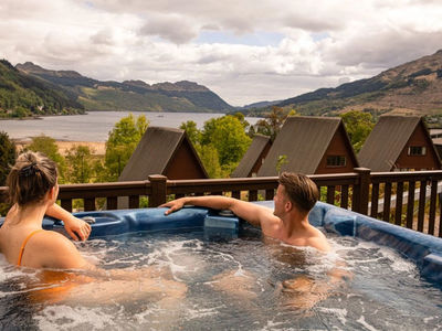 Enjoy relaxing in the hot tub whilst taking in the stunning views - perfect!