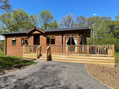 Legge Farm Coarse Fishery and lodge park