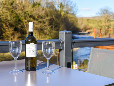 Relax and unwind at Rivers Edge Holiday Home & Lodge Park