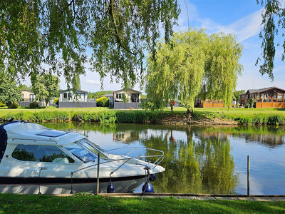 Enjoy the river from both sides