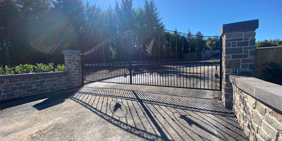 Tullibardine Park gated entrance