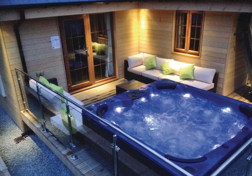 Artro Lodges In Gwynedd North Wales With Hot Tubs