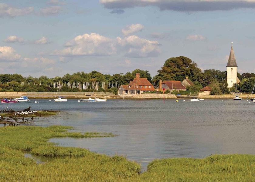 Hamblin Lodge Escape in Bosham near Chichester, West Sussex with lodge