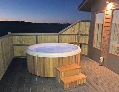 Larkrise Farm Lodges Westfield Lodge Hot Tub