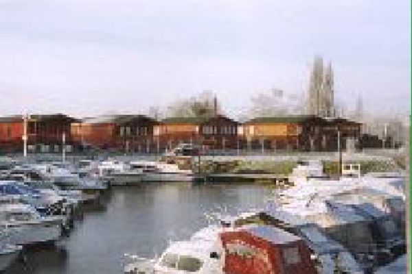 Picture of Little Venice Country Park & Marina, Kent