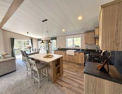 Atlas Debonair Kitchen with Kitchen Island