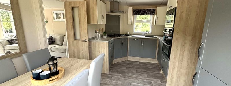 Europa Sequoia Kitchen/Dining Area