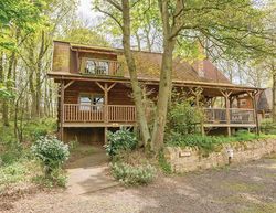 Redbrick Woodland Lodges in Nottinghamshire with private hot tub and dog friendly