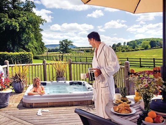 Ribblesdale Lodges with hot tubs in Yorkshire Dales and pet friendly