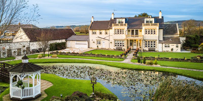 Little Moorland Farm Lodges In Chapel Allerton Somerset With Lodges