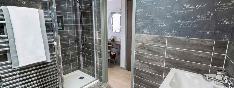 Kudos | Bathroom with Shower