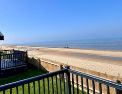 Sandy Beach Lodge Retreat